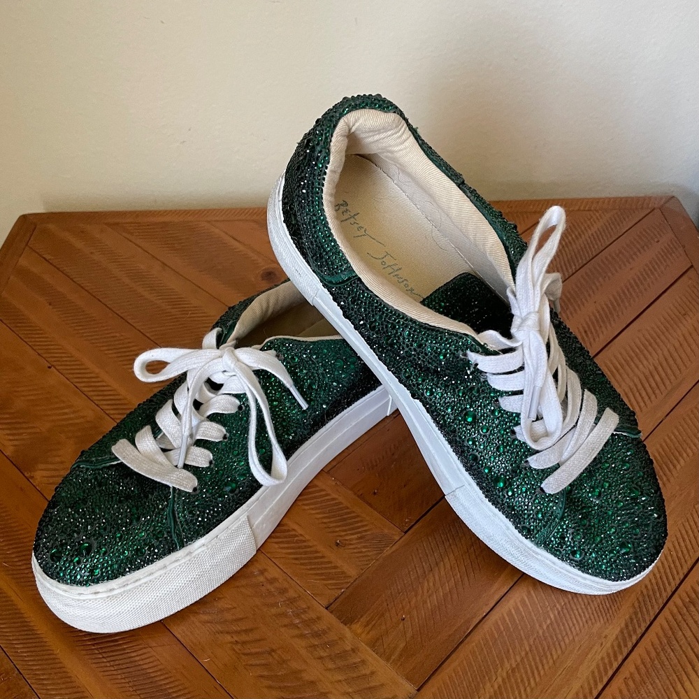 Betsey Johnson Sidny Crystal Pavé Platform Sneaker | Size 8 M